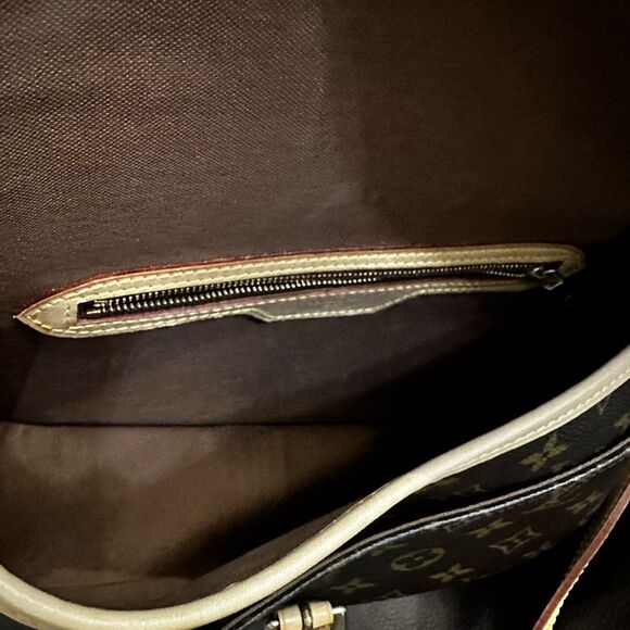 Louis Vuitton Sologne Monogram - Picture 14 of 16